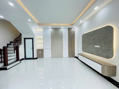 Bán nhà 5 tầng - 35m2 - việt hưng - long biên - ngõ thông - xe con đỗ cửa - nhỉnh 5 tỷ 1