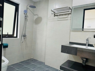 Bán nhà 5 tầng - 35m2 - việt hưng - long biên - ngõ thông - xe con đỗ cửa - nhỉnh 5 tỷ 4