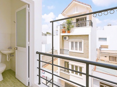 Bán nhà lô góc, hẻm xe hơi phạm văn hai, quận tân bình, sổ vuông 4.7x15 m,15.2 tỷ 1