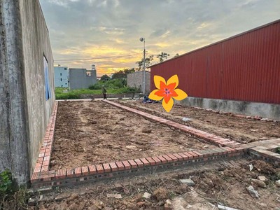 58m tổ 10 tt quang minh,hàng f0 giá 2,x tỷ,đầu tư,cần bán gấp.chính chủ 1