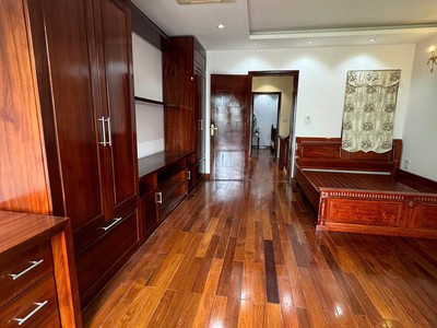 Bán nhà thụy khuê phân lô cán bộ sát phố, hai thoáng 45m mt4m 1o tỷ 0