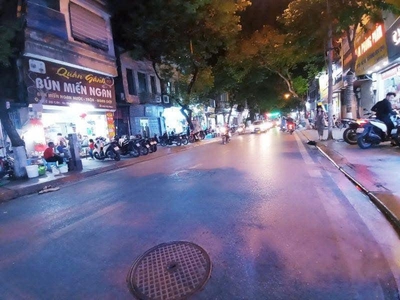 Bán đất phố đội cấn- ba đình. 85m2  12 tỷ. 141tr/1m2. sổ vuông 1