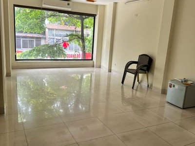 Cho thuê tầng 1, tầng lửng   tầng 2 số 216 mặt phố khâm thiên, đống đa 2