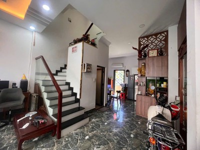 Bán nhà dt 56m , 3 tầng,  3pn, 3wc, q.9, thủ đức. sổ hồng giá  6.2 tỷ. 0