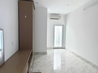 Nhà kiệt thẳng thông 60m ra mt lê duẩn, 34m2, 2 tầng sạch đẹp, 2.xx tỷ 2