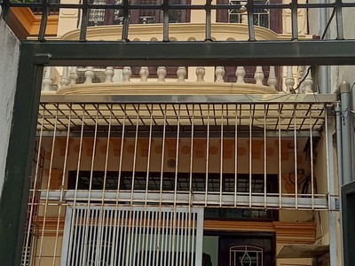 Cho thuê căn hộ riêng 3 tầng ngõ 1 Bùi Xương Trạch, ô tô đỗ sát cổng, cách phố Bùi Xương Trạch 100m 0