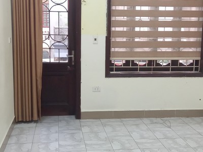 Cho thuê căn hộ riêng 3 tầng ngõ 1 Bùi Xương Trạch, ô tô đỗ sát cổng, cách phố Bùi Xương Trạch 100m 2