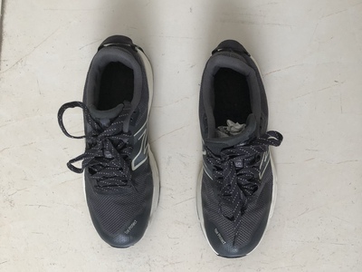 Đôi NB  New Balance  chính hãng size 39 Made in Indonesia rất mới 2