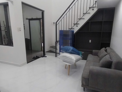 2.45 tỷ nhà cách mt hải phòng 50m, phía đối diện ga tàu, 44m2, ngang 5.5m, lửng đúc, sạch sẽ 2