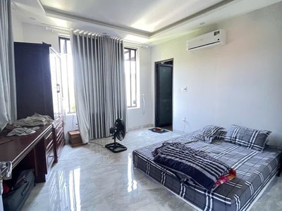 3 tầng, mt lê thị tính, nhỉnh 4 tỷ 1