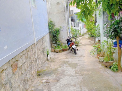 Nhà trung tâm thành phố nha trang sổ hồng hoàn công   giá chỉ 2 tỷ 2 4