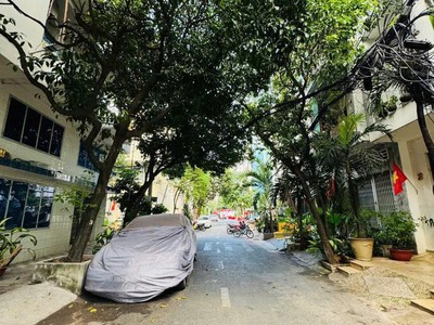 Bán nhà 70m , 4 tầng, 5pn, hxh phan đình phùng, 12 tỷ 4