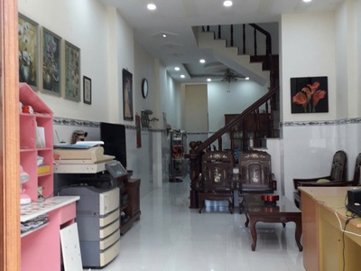 Nhà đường 1 long trường DT 70m, 4 tầng giá tốt 1