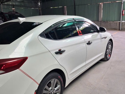 Bán Hyundai Elantra 1.6 AT 2018 Giá 415tr để lên đời 4
