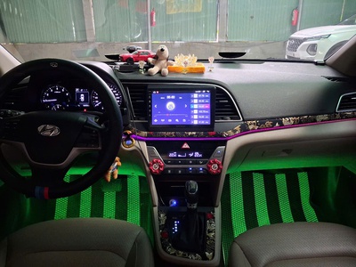 Bán Hyundai Elantra 1.6 AT 2018 Giá 415tr để lên đời 3