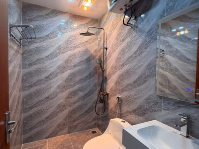 Bán nhà đường Hồ Sen Chợ Hàng 44m 4 tầng xây mới chỉ việc ở 9