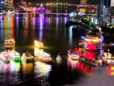 Biển nguyễn tất thành, đất diện tích rộng, đối diện khu phức hợp của vũ nhôm và bãi tắm thanh khê. 4