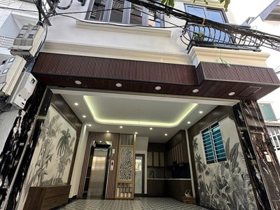 Cần bán nhà phố trường lâm 40m2 lô góc 6 tầng, ô tô vào nhà, ngõ thông 8.x tỷ 0