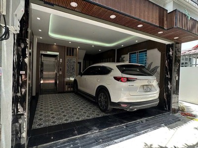 Cần bán nhà phố trường lâm 40m2 lô góc 6 tầng, ô tô vào nhà, ngõ thông 8.x tỷ 1