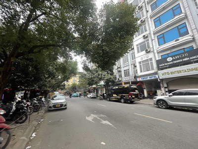Siêu phẩm trung hòa   cầu giấy: 68m2, gần big c, ô tô vào nhà   mức giá không tưởng chỉ nhỉnh chục 1