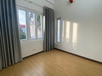 Bán nhà ngọc thụy   long biên 4 tầng - oto đỗ cửa - ngõ rộng,  lo góc - nở hậu tài lộc - 8.6 tỷ 4