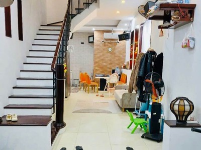 Cho thuê nhà mặt phố ngô thì nhậm, 3 tầng x 45m2, lô góc đẹp, giá chỉ 15 triệu 0