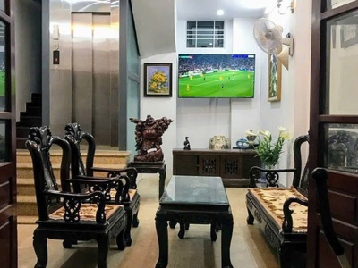 Nhà đẹp dân xây, phố cầu giấy, 6 tầng thang máy, gần ô tô tránh   nhỉnh 10 tỷ 1