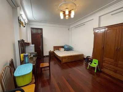 Nhà đẹp dân xây, phố cầu giấy, 6 tầng thang máy, gần ô tô tránh   nhỉnh 10 tỷ 2