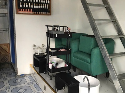 Cần sang tiệm nail mới mở có gác ở lại tại đường tân hương, phường tân quý 2