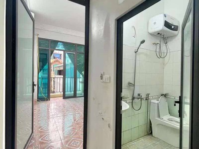 Cho thuê nhà ngõ ô tô bằng liệt 10 triệu - 4 tầng x 45m2, 4 ngủ, vào ngay 4