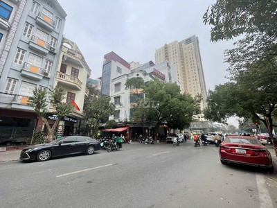 Siêu phẩm trung hòa   cầu giấy: 68m2, gần big c, ô tô vào nhà   mức giá không tưởng chỉ nhỉnh chục 2