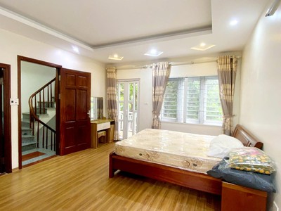 15/06 hạ chào 200 triệu giá mới 8.2 tỷ  nhà đẹp ở ngay  sát oto   2 thoáng trước sau 3