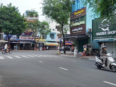 Cho thuê mặt bằng đường bà huyện thanh quan, vị trí đắc địa, 12m2 sử dụng, kd tự do, giá mềm 1