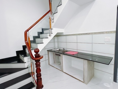 Chủ thiện chí bán nhà khu phân lô đường số đoàn văn bơ-chỉ vài bước có xe hơi cả 2 hướng vĩnh khánh 3