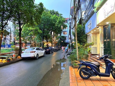 Bán nhà chùa láng wiew hồ - vỉa hè to- kinh doanh đỉnh- phân lô 2 thoáng 50m giá nhỉnh 26 tỷ 2