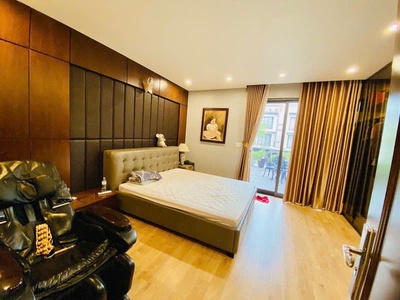Bán nhà lạc long quân, ôtô đỗ cửa, gần vườn hoa, dân xây chất, 52m2 nhỉnh 13 tỷ 2