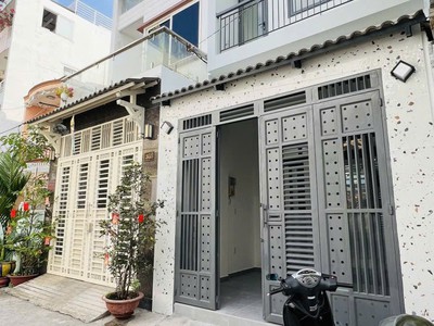 Giáp quận 1 - nhà đẹp 66m2 - xe hơi ngủ trong nhà - chỉ 9.6 tỷ 1