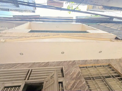 Trung tâm Ba Đình 56m2 x Mặt tiền rộng 6M - Ô tô vào nhà - 2 thoáng trước sau - Ngõ to, thoáng sáng. 0
