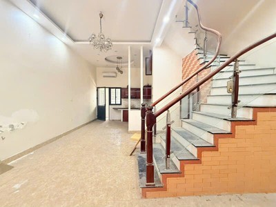 Trung tâm Ba Đình 56m2 x Mặt tiền rộng 6M - Ô tô vào nhà - 2 thoáng trước sau - Ngõ to, thoáng sáng. 1