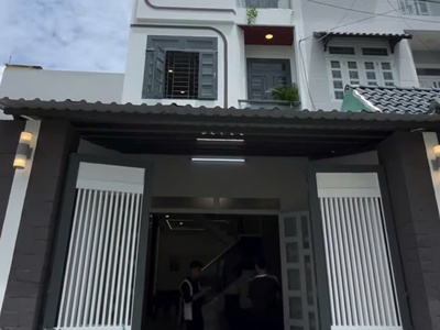 1,9 tỷ 125m2 3 tầng 3WC sân rộng TDM 1