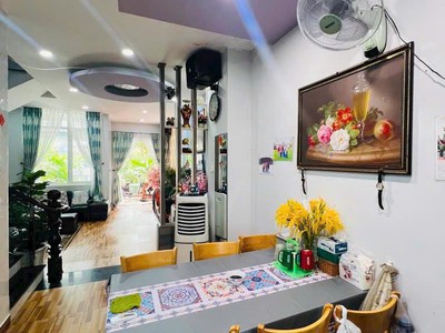Xíu 8 tỷ- bán gấp xuất cảnh   nhà hẻm xh gần ngả 4 trần hưng đạo 52m 3tầng 0