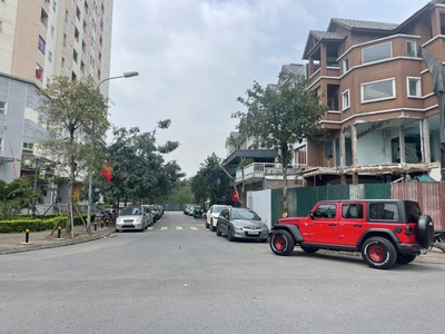Thạch bàn 41 tỷ 150m lô góc 18m mặt tiền kinh doanh,long biên 2