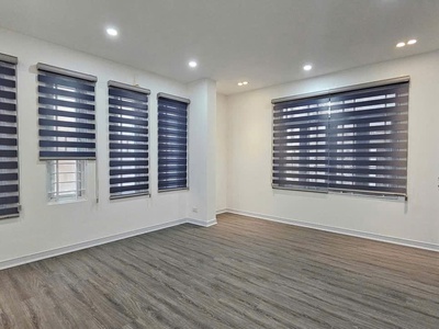 Tài chính 18 tỷ mà tậu được căn nhà mặt ngõ, ô tô tránh, gần trường tốt, em hà có căn này dành 2