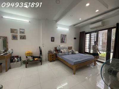 Nhà hxh 93m2 3tầng 6pn ngang 7m shr hoàn thành công việc đủ giá 11tỷ 1