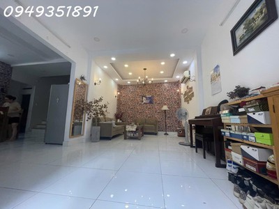 Nhà hxh 93m2 3tầng 6pn ngang 7m shr hoàn thành công việc đủ giá 11tỷ 3