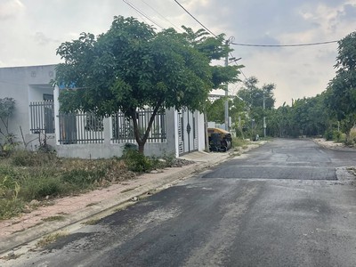 Bán nhà mới bình minh, đang cho thuê 3 tr/m2, đường nhựa vỉa hè, gần chợ trà cổ 1