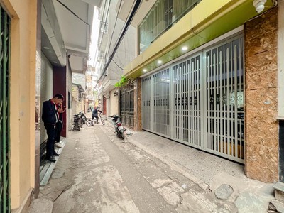 Bán nhà hoàng mai, lô góc, 14 phòng khép kín, gần chợ và trường học 0