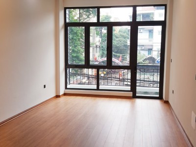 Bán nhà đội cấn 50m2 mặt tiền 5m, đầu tư xây ccmn, giá bán 5,3 tỷ gần phố 2