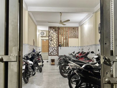 Chdv 16 phòng - cách mt phạm văn hai 20m - 5 tầng - 80m2. chỉ 8.x t.ỷ 0