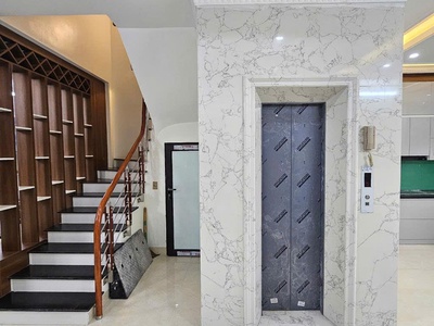 Bán nhà phố tạ quang bửu - lô góc trung tâm hai bà trưng. 50m2 - 6t thang máy - giá chỉ 2x tỷ 1